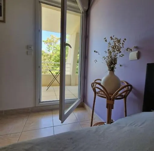 Appartement Spacieux Et Elegant T3 En Bord De *