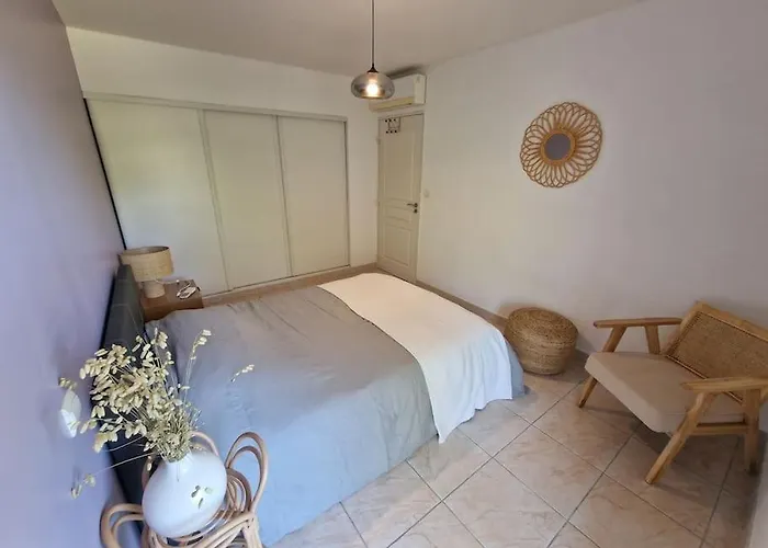 Appartement Spacieux Et Elegant T3 En Bord De *